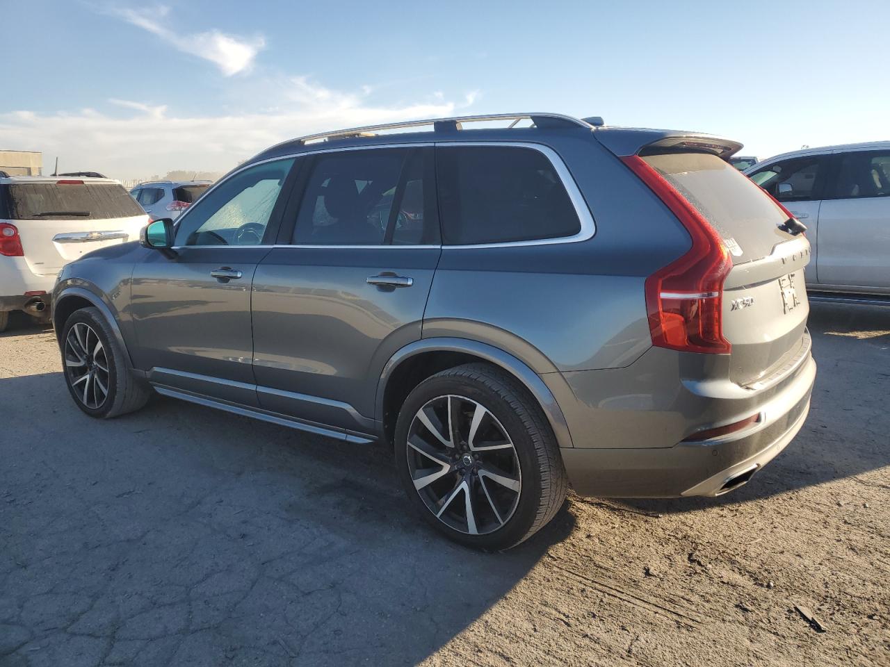 Volvo XC90 T6 Image 9
