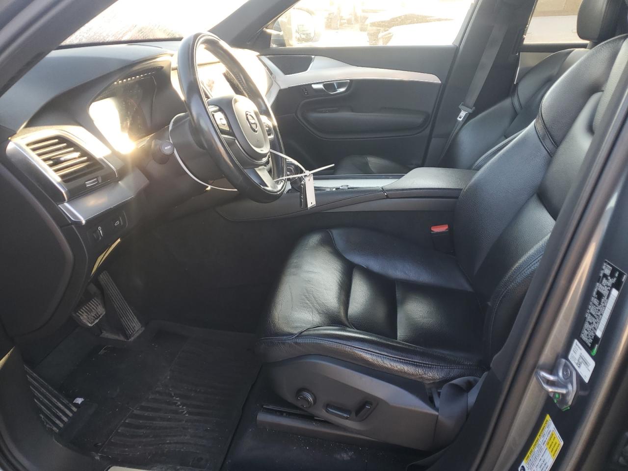 Volvo XC90 T6 Image 13