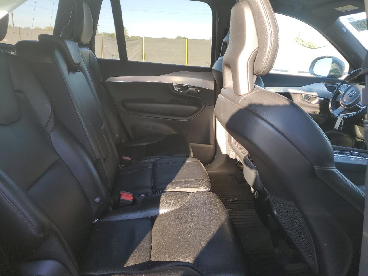 Volvo XC90 T6 Image 12