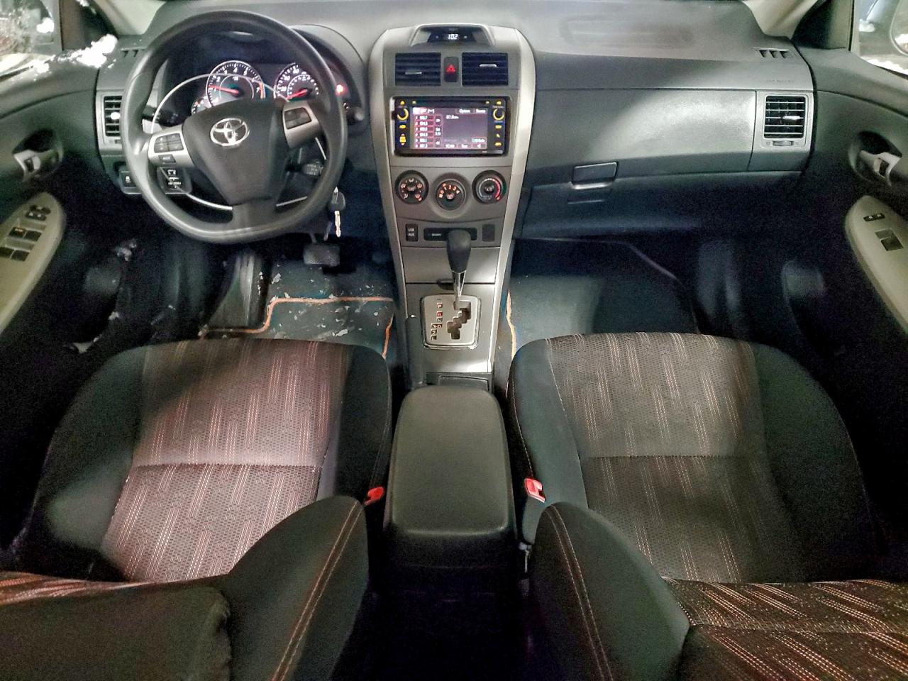 Toyota Corolla Base Image 12