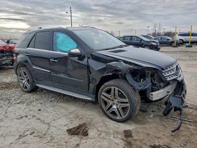 Mercedes-Benz M-Class 550 Image 4