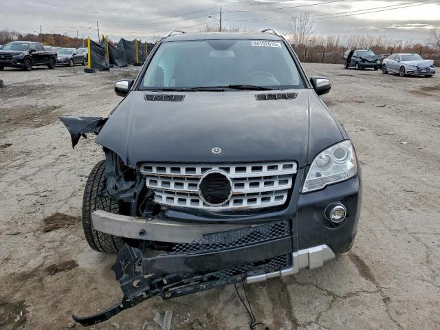 Mercedes-Benz M-Class 550 Image 2