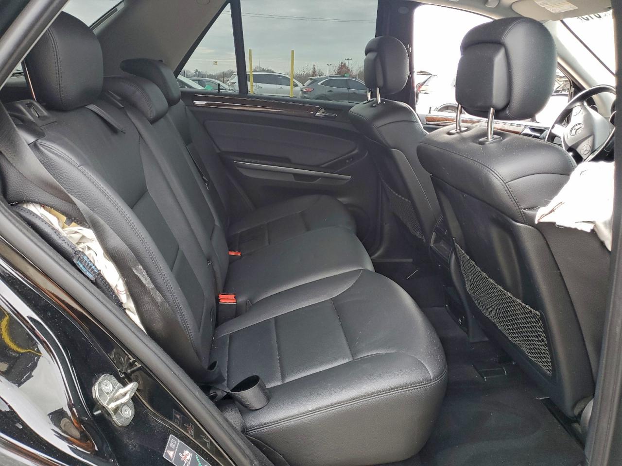 Mercedes-Benz M-Class 550 Image 3