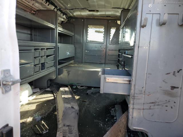 Chevrolet Express Image 12