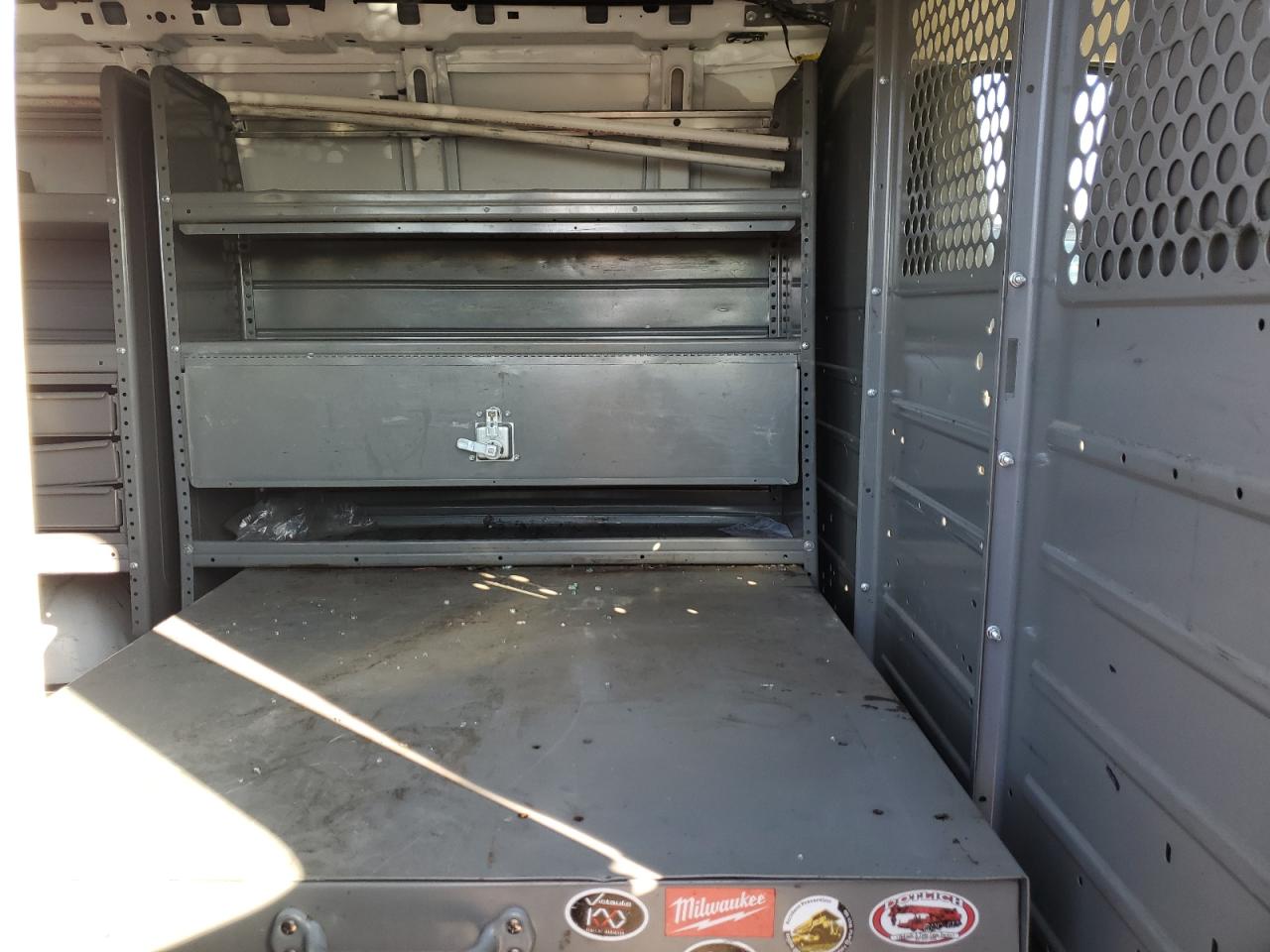 Chevrolet Express Image 9