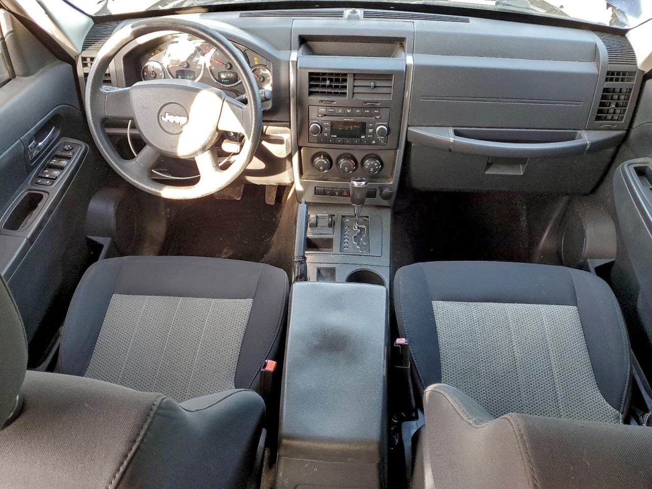 Jeep Liberty Sport Image 11