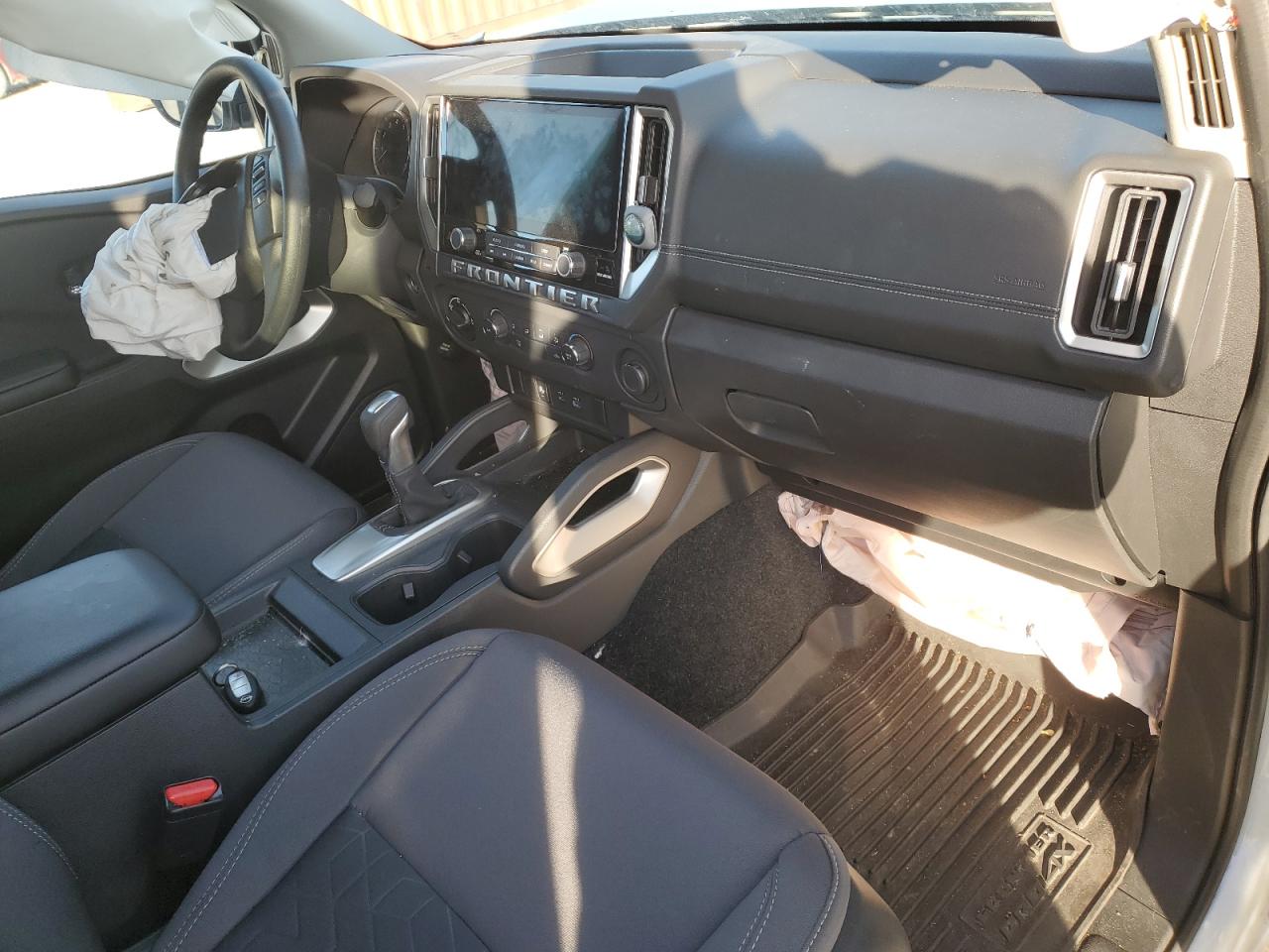 Nissan Frontier S Image 11