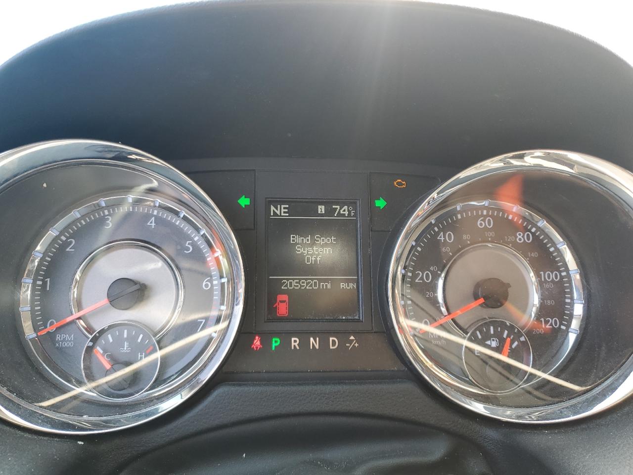 Chrysler Minivan Touring L Image 11