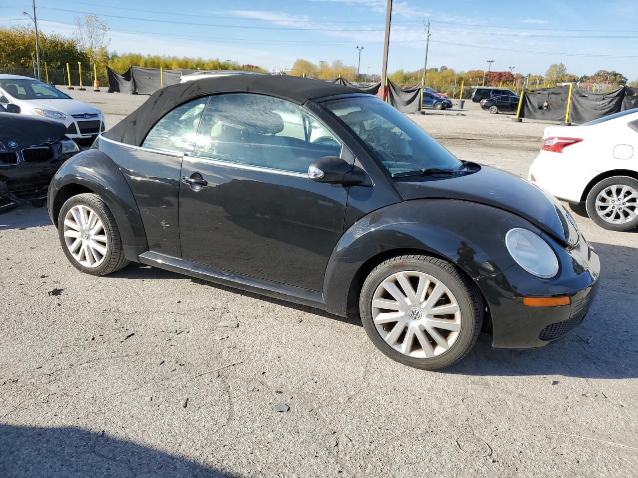 Volkswagen Beetle Convertible Se Image 11