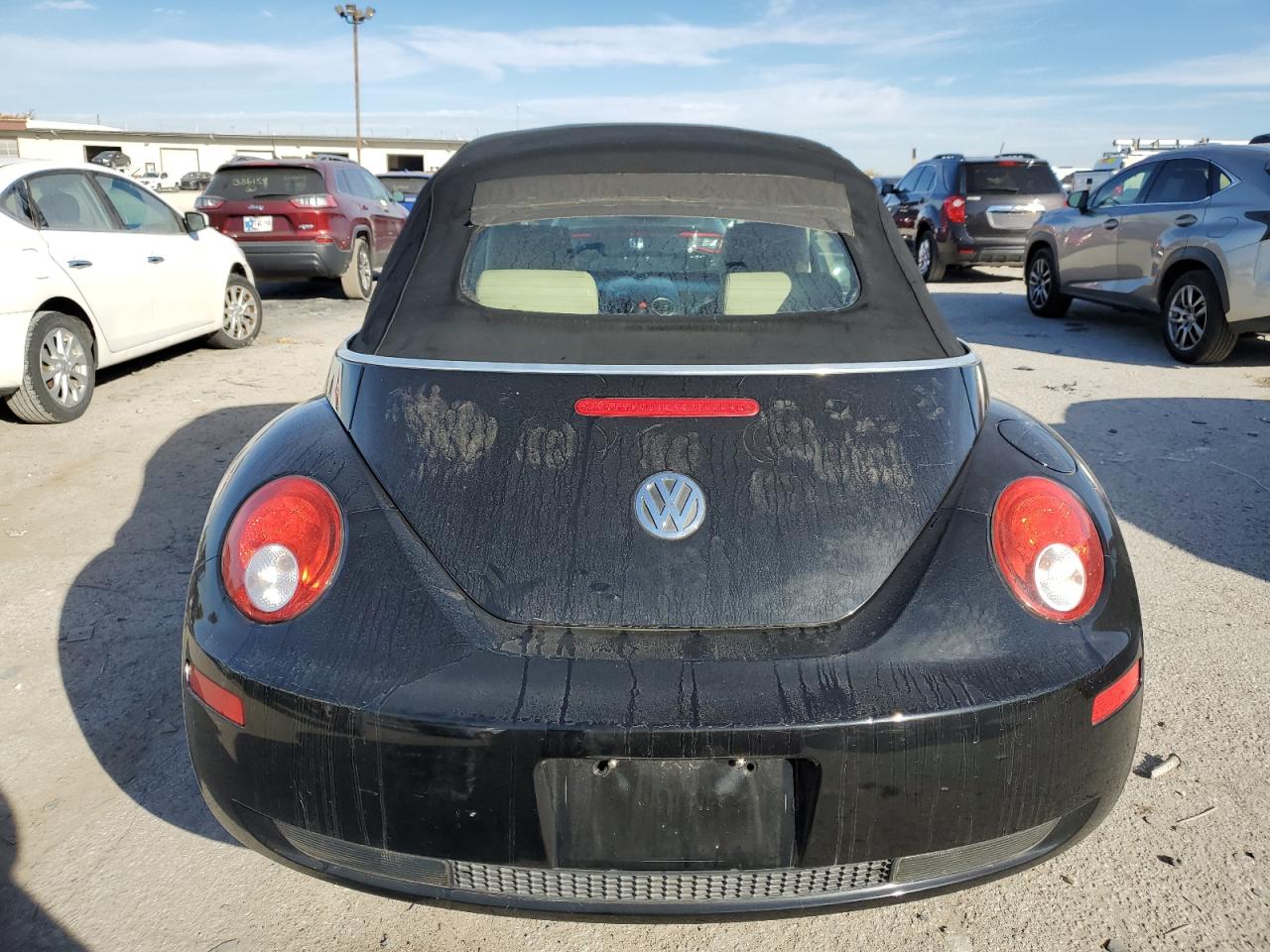 Volkswagen Beetle Convertible Se Image 8