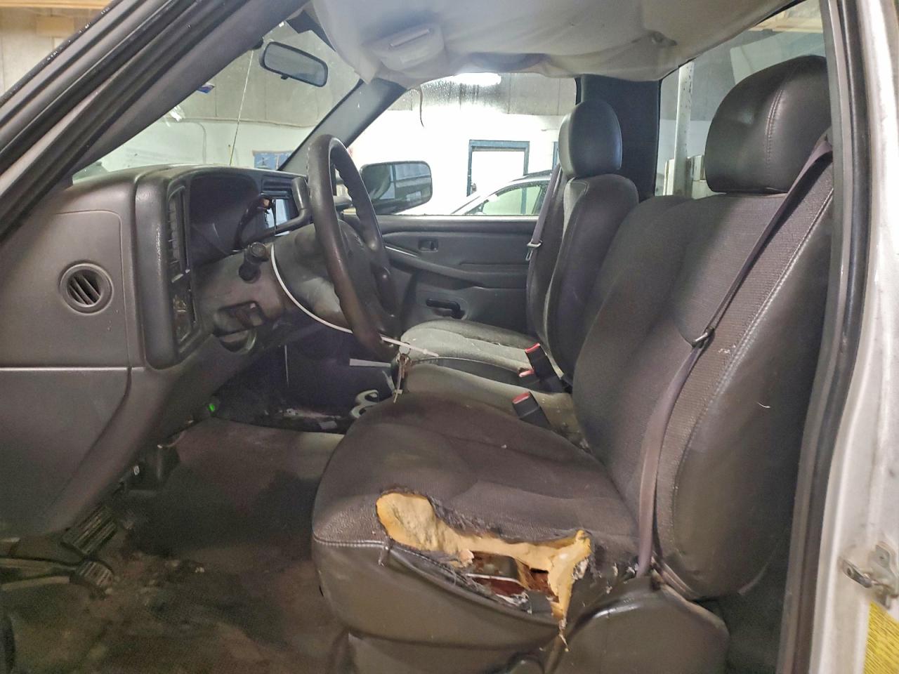 Chevrolet Silverado C2500 Heavy Duty Image 5