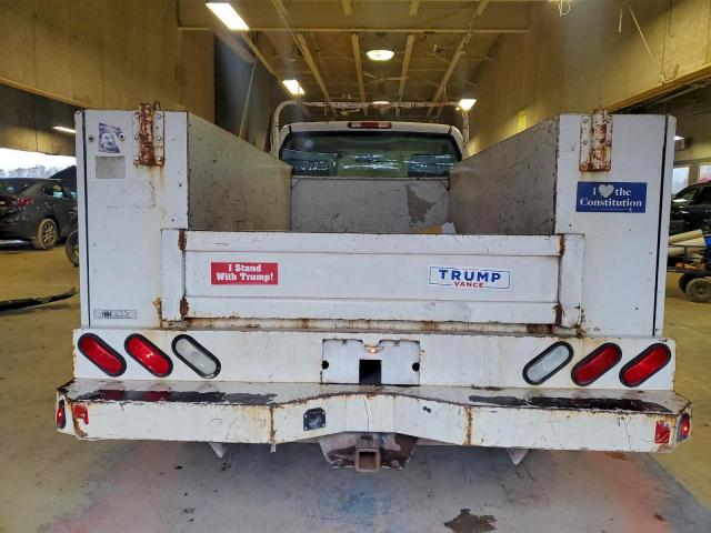 Chevrolet Silverado C2500 Heavy Duty Image 12