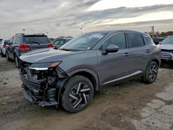  Salvage Nissan Kicks