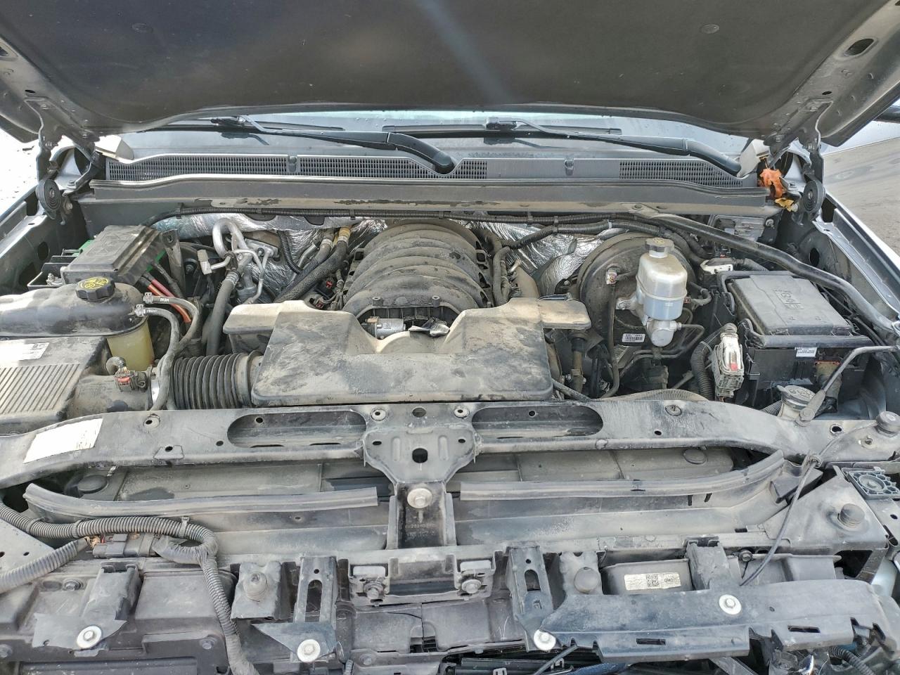 GMC Yukon Denali Image 5