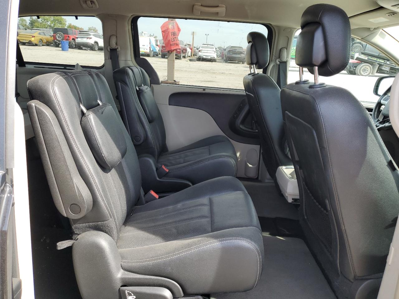 Chrysler Minivan Touring L Image 5