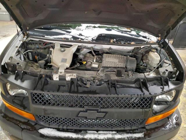 Chevrolet Express Image 10