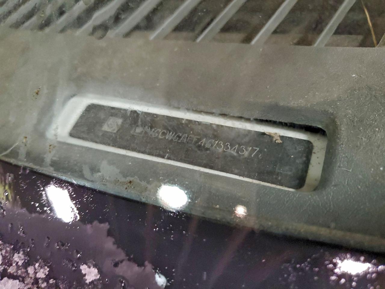 Chevrolet Express Image 8