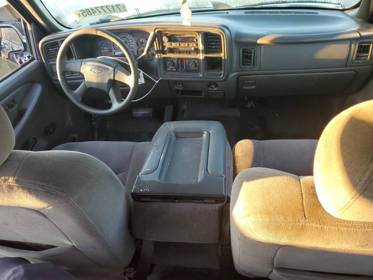 Chevrolet Silverado C1500 Image 6