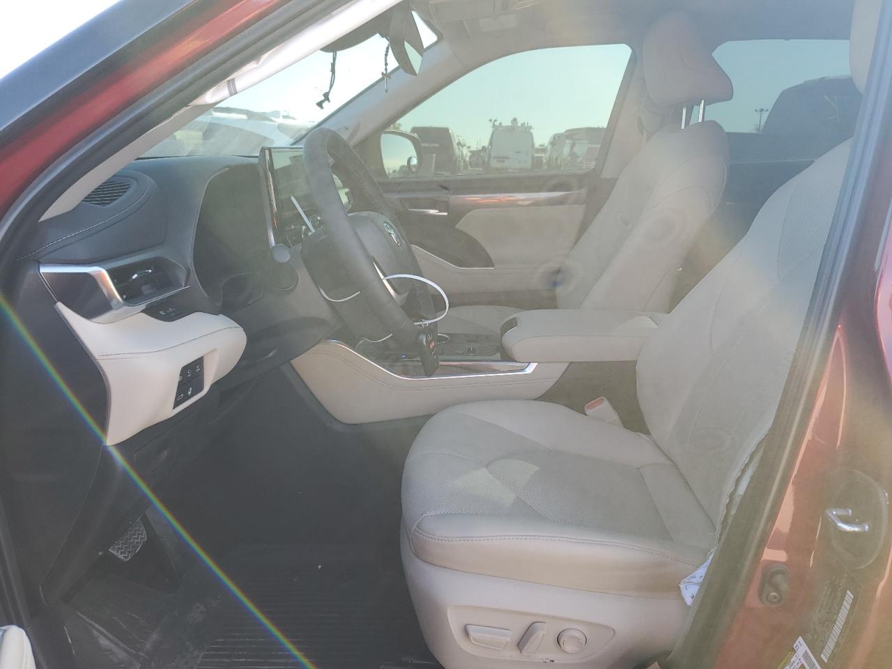 Toyota Highlander Hybrid Limited Image 6