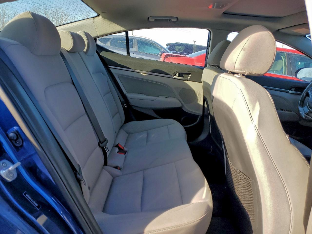 Hyundai ELANTRA Sel Image 9