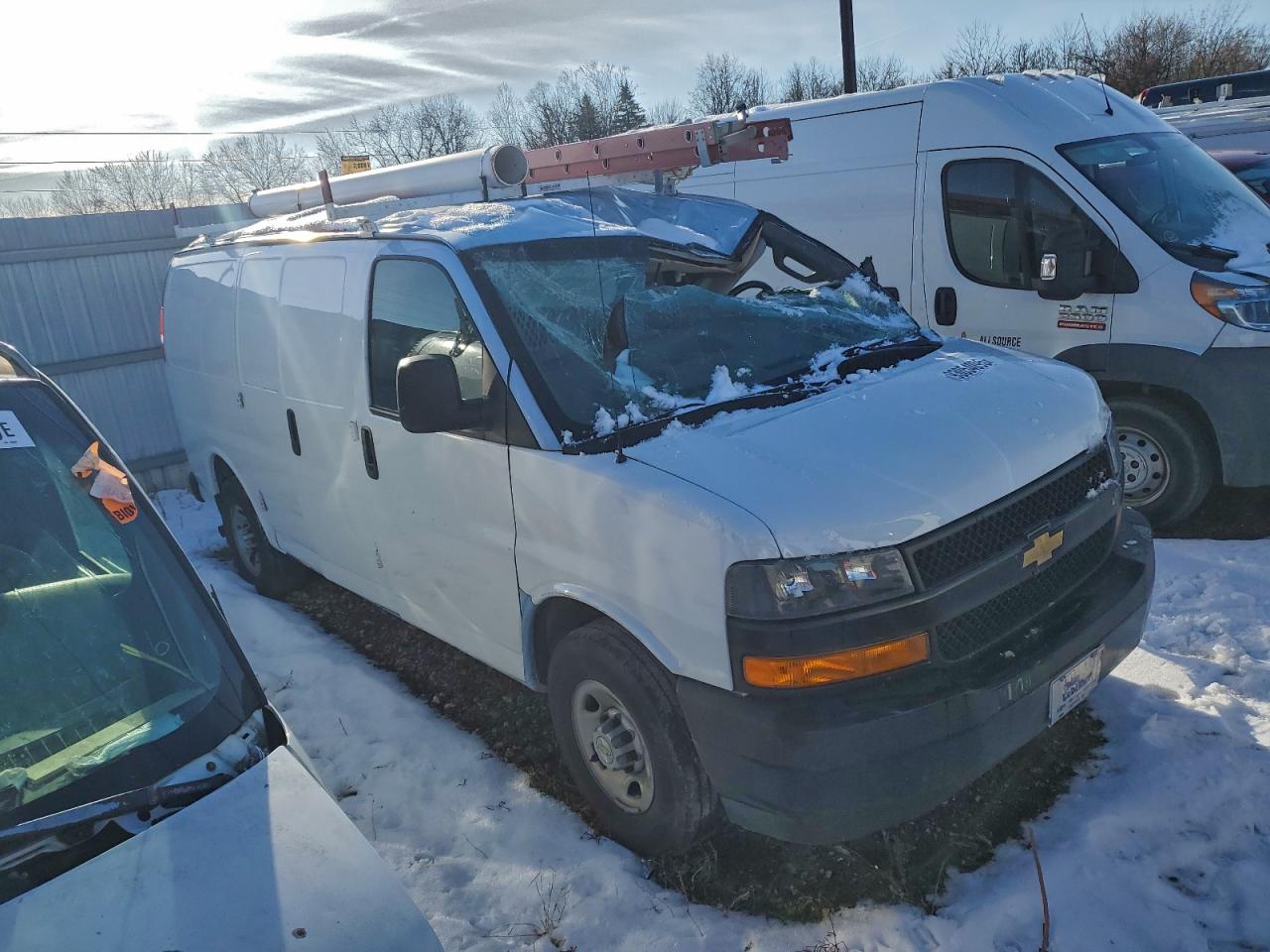 Chevrolet Express Image 3