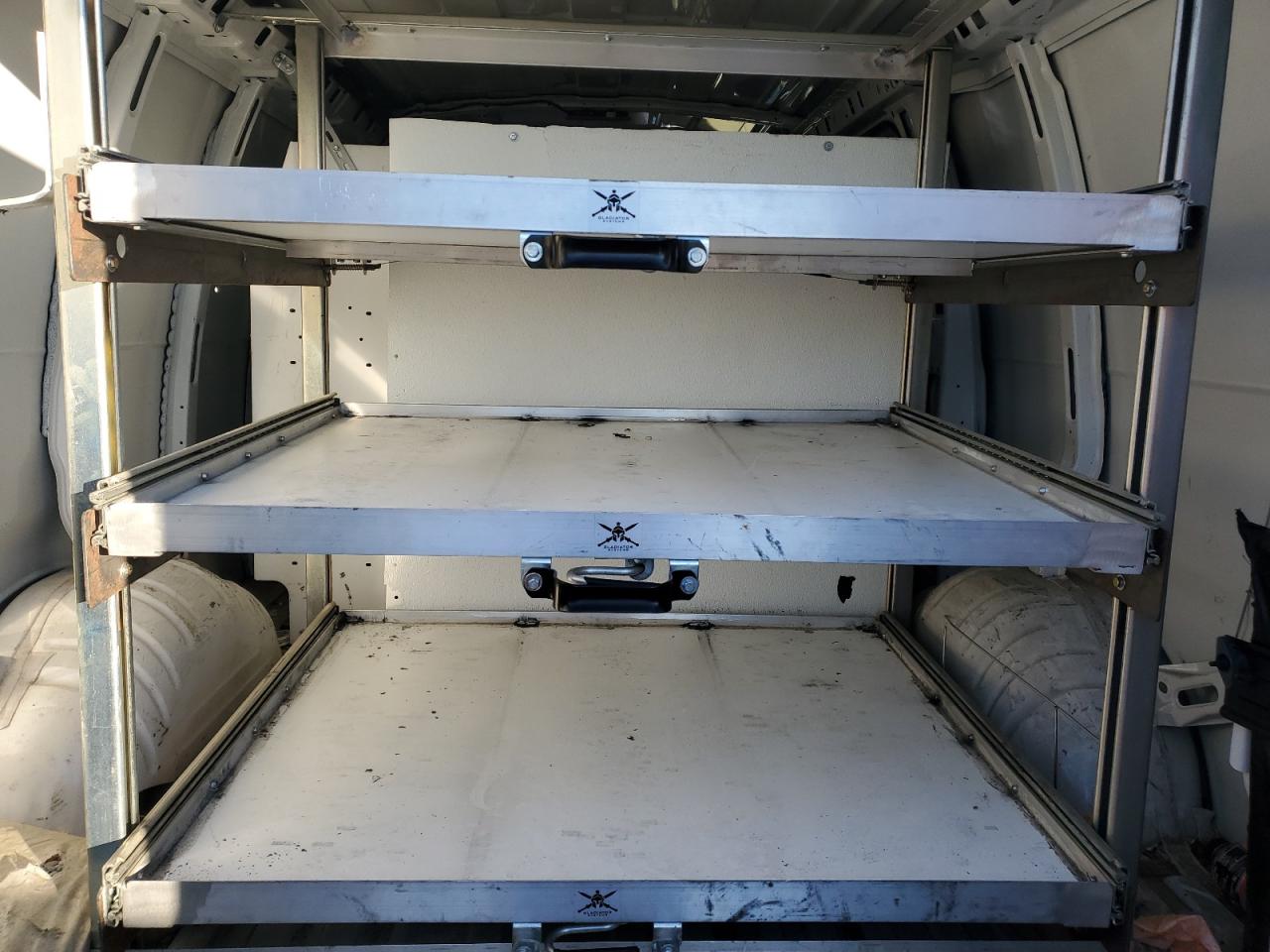 Chevrolet Express Image 4