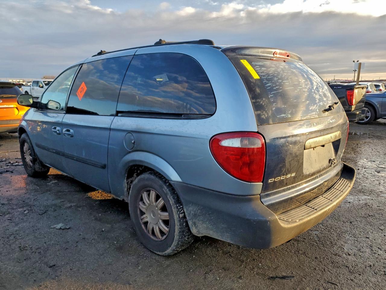 Chrysler Minivan Touring Image 4