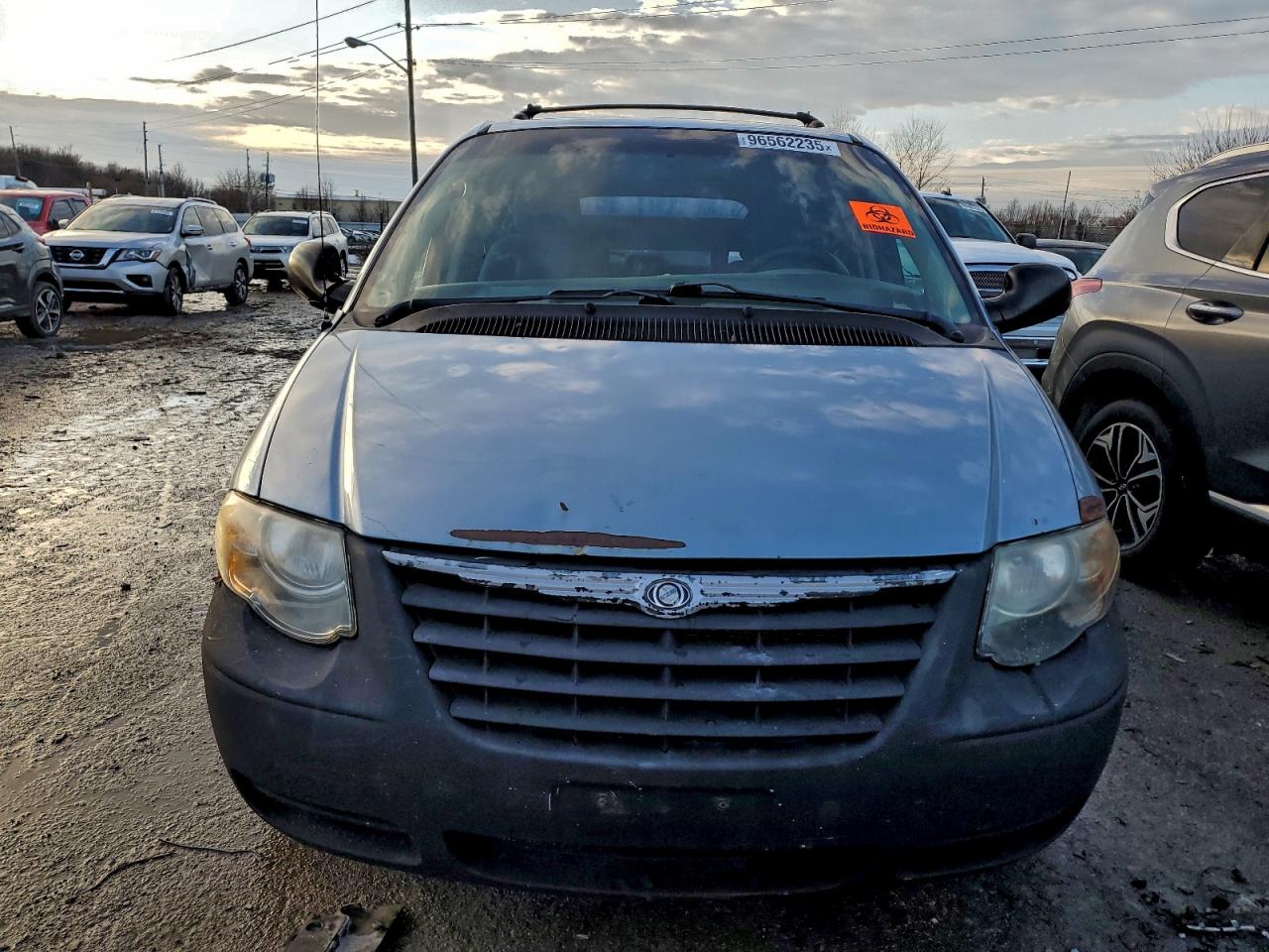 Chrysler Minivan Touring Image 6