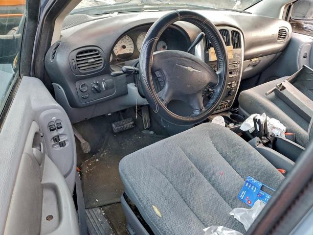 Chrysler Minivan Touring Image 8