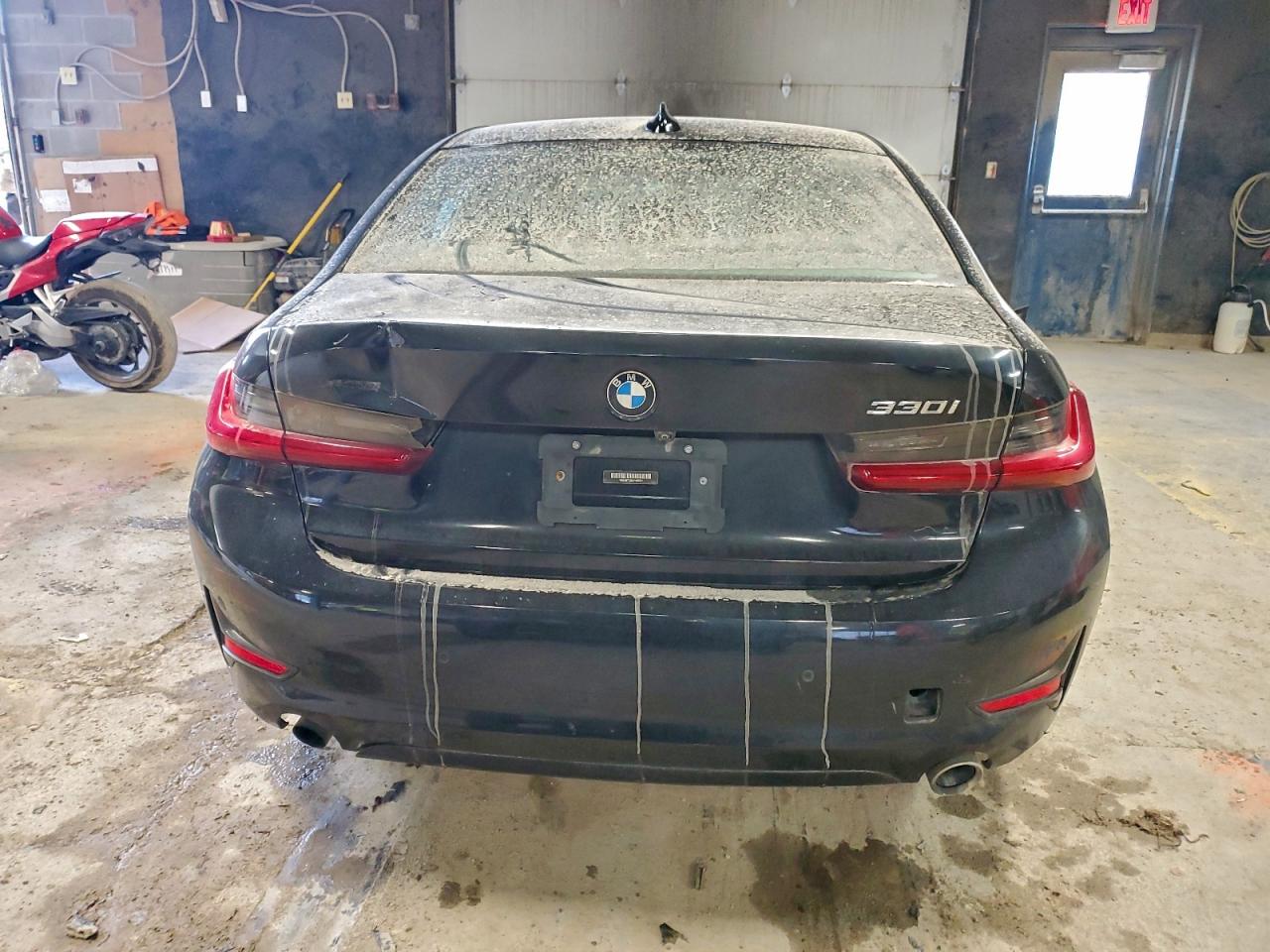 BMW 3 Series Image 12