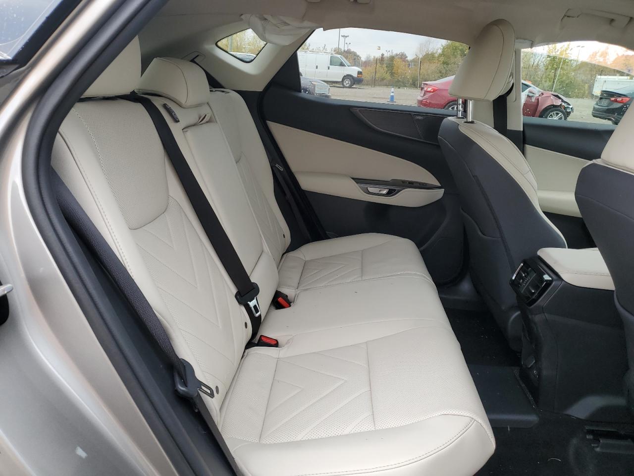 Lexus NX 450h Luxury Image 10