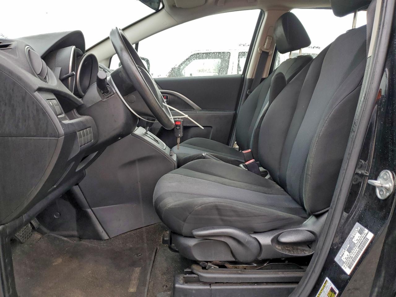 Mazda 5 Sport Image 11