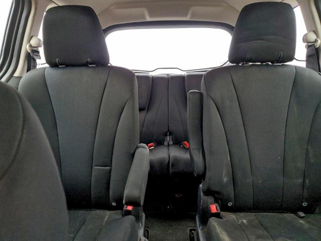 Mazda 5 Sport Image 3