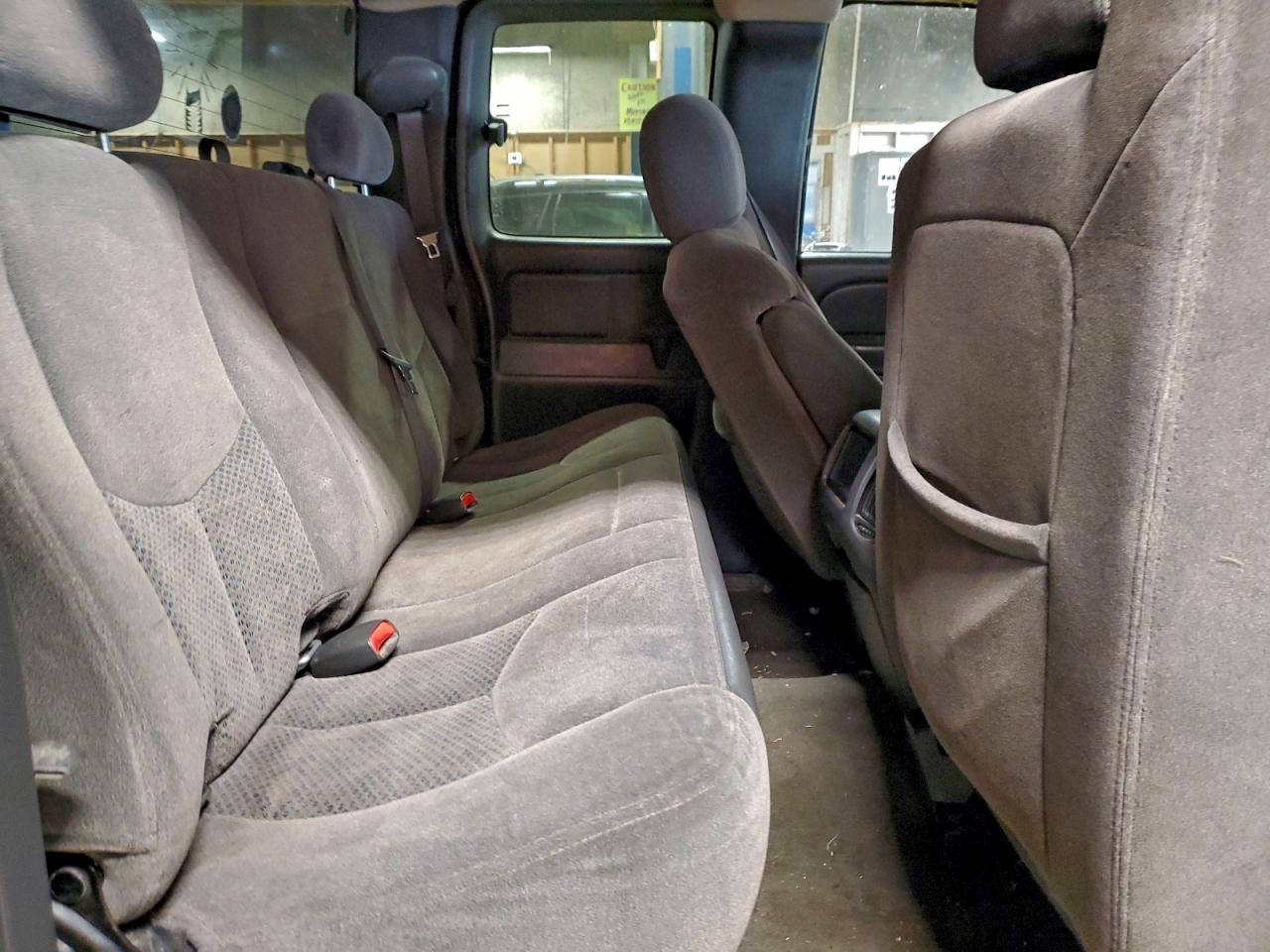 Chevrolet Silverado K1500 Image 5