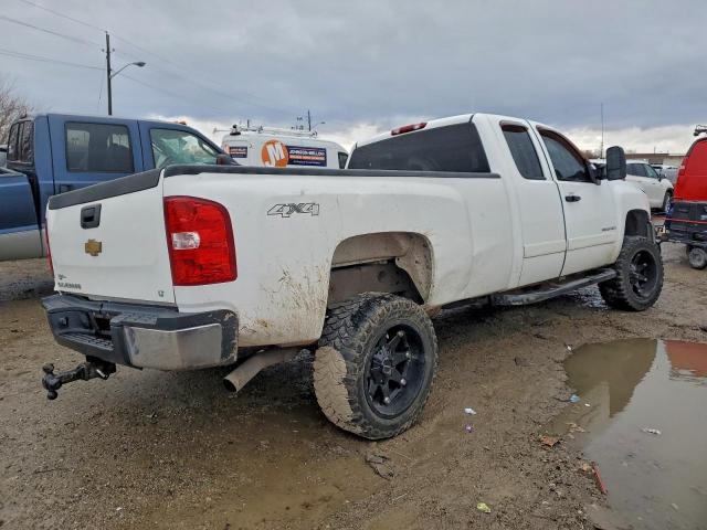 Chevrolet Silverado K2500 Heavy Duty Image 11