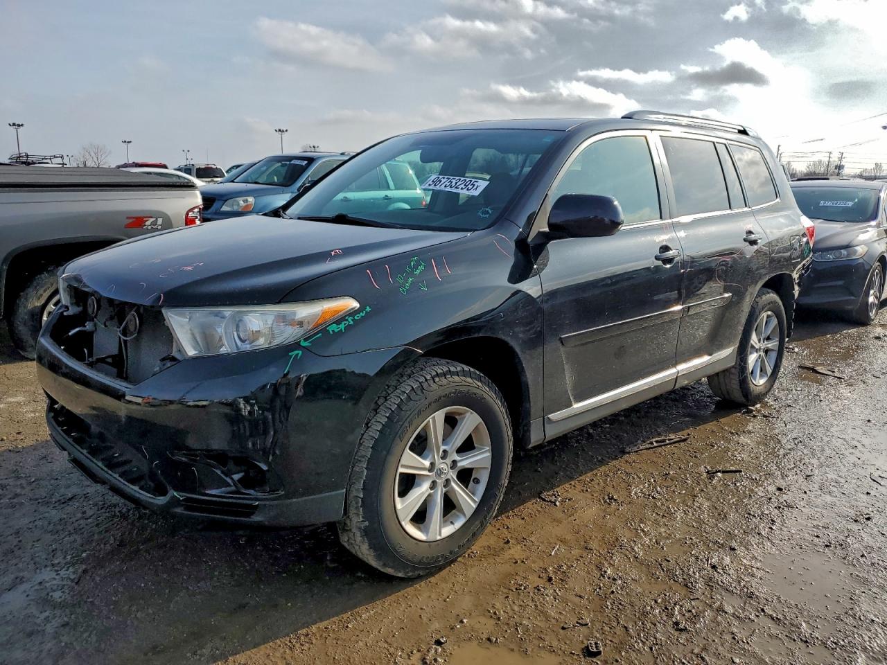 Toyota Highlander Base Image 1