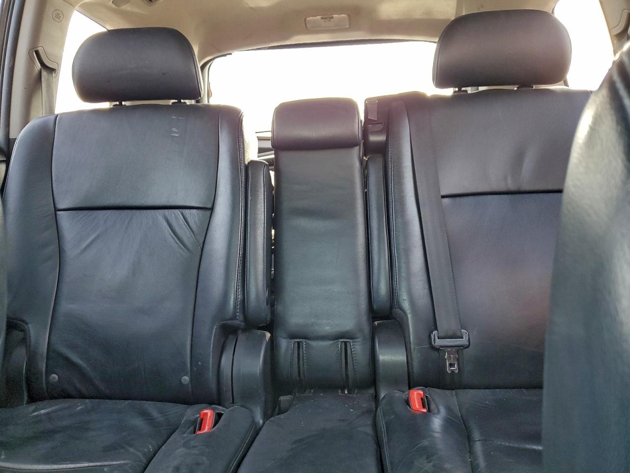 Toyota Highlander Base Image 9