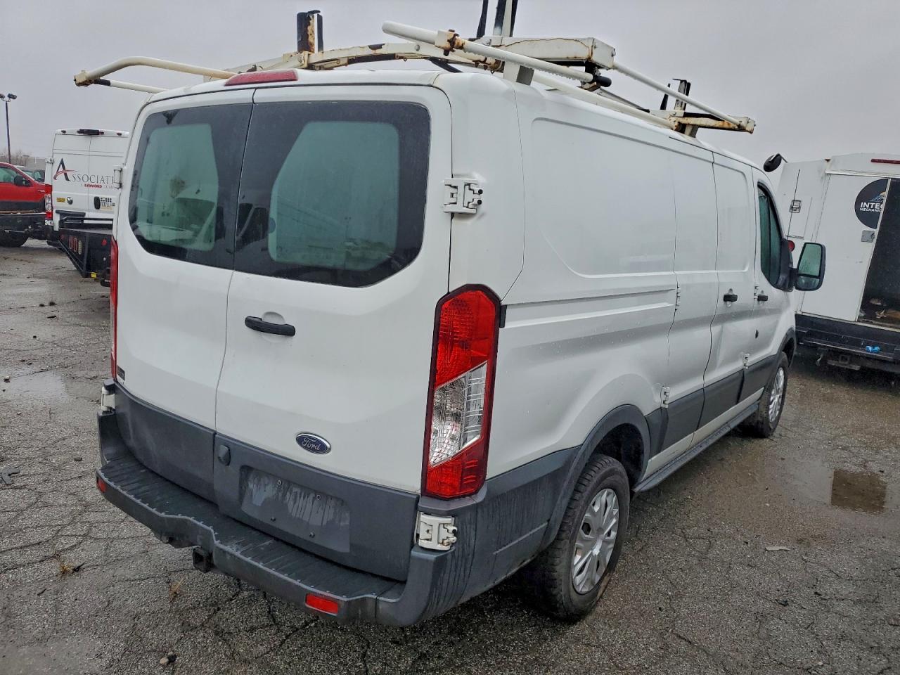 Ford Transit T-250 Image 7