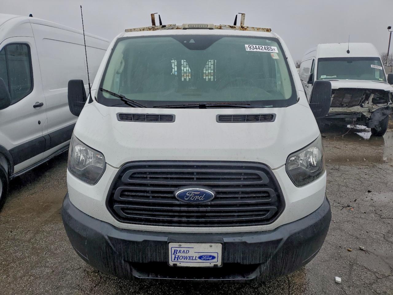 Ford Transit T-250 Image 9