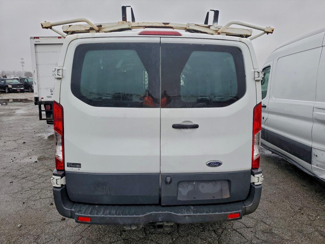 Ford Transit T-250 Image 12