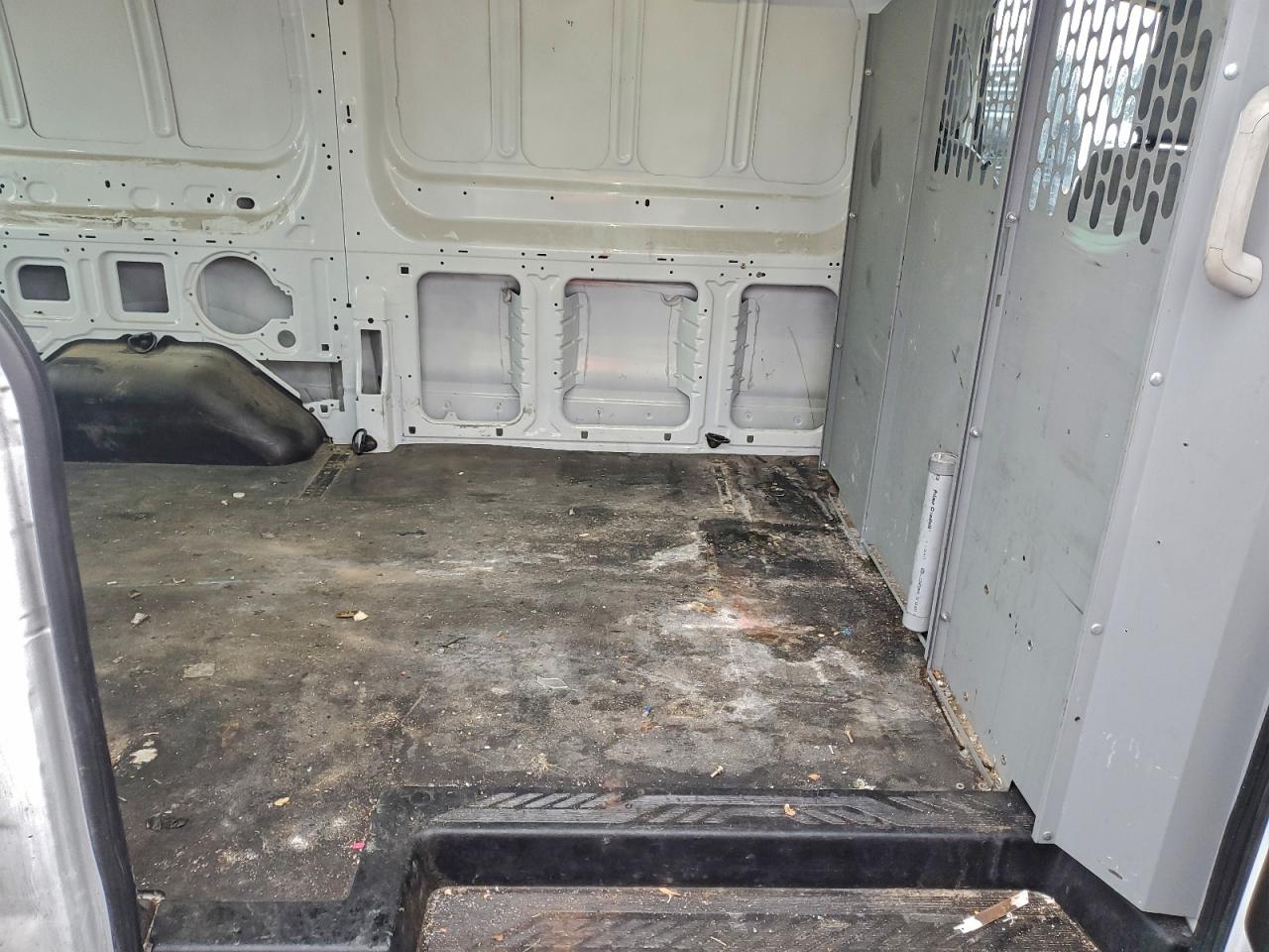 Ford Transit T-250 Image 3