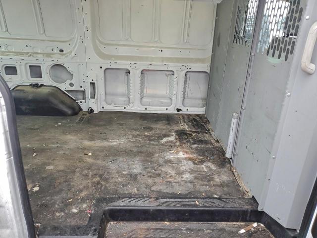 Ford Transit T-250 Image 3