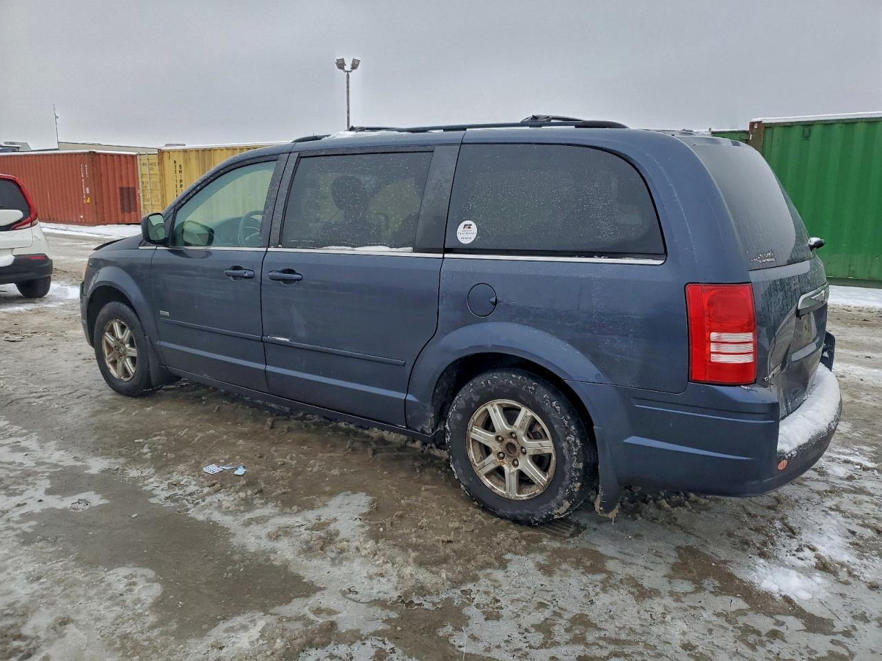 Chrysler Minivan Touring Image 2