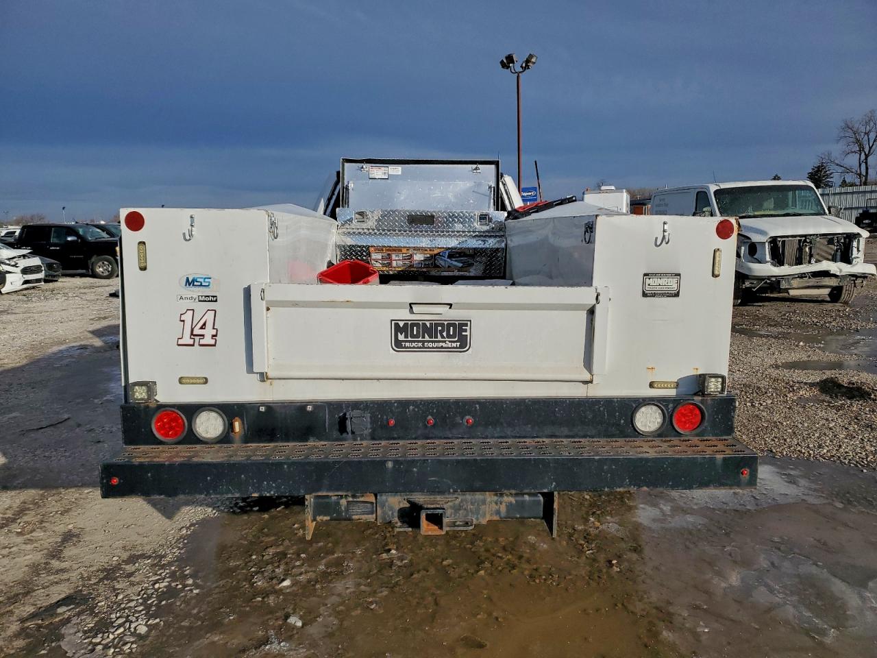 Ford F-350 Super Duty Image 9