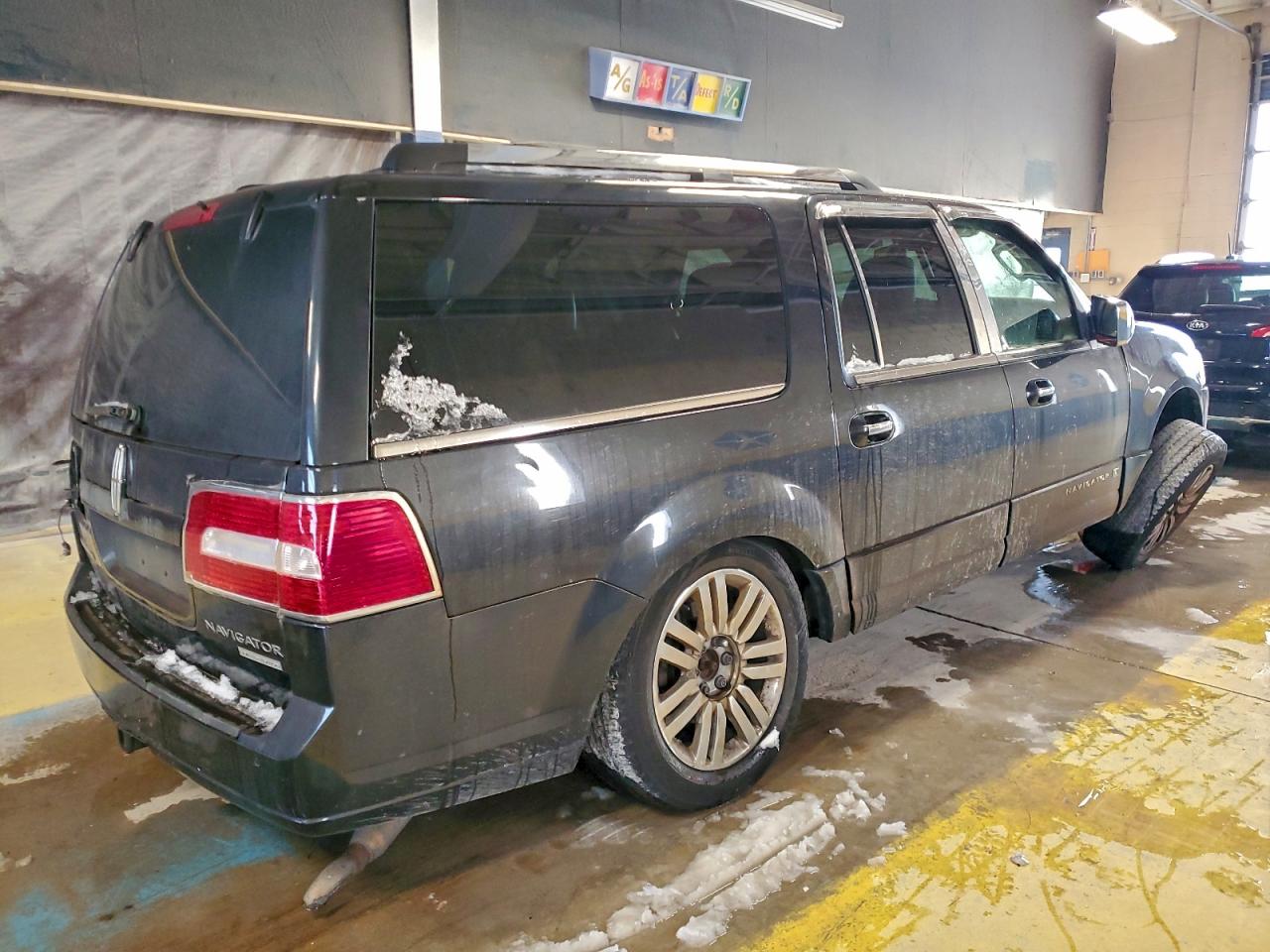 Lincoln Navigator L Image 2