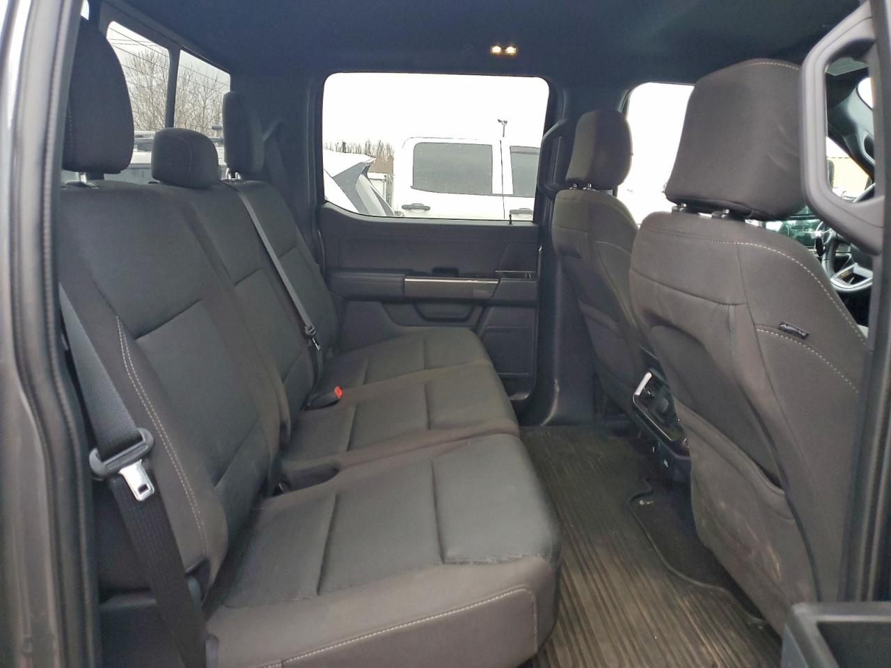 Ford F-150 Supercrew Image 9