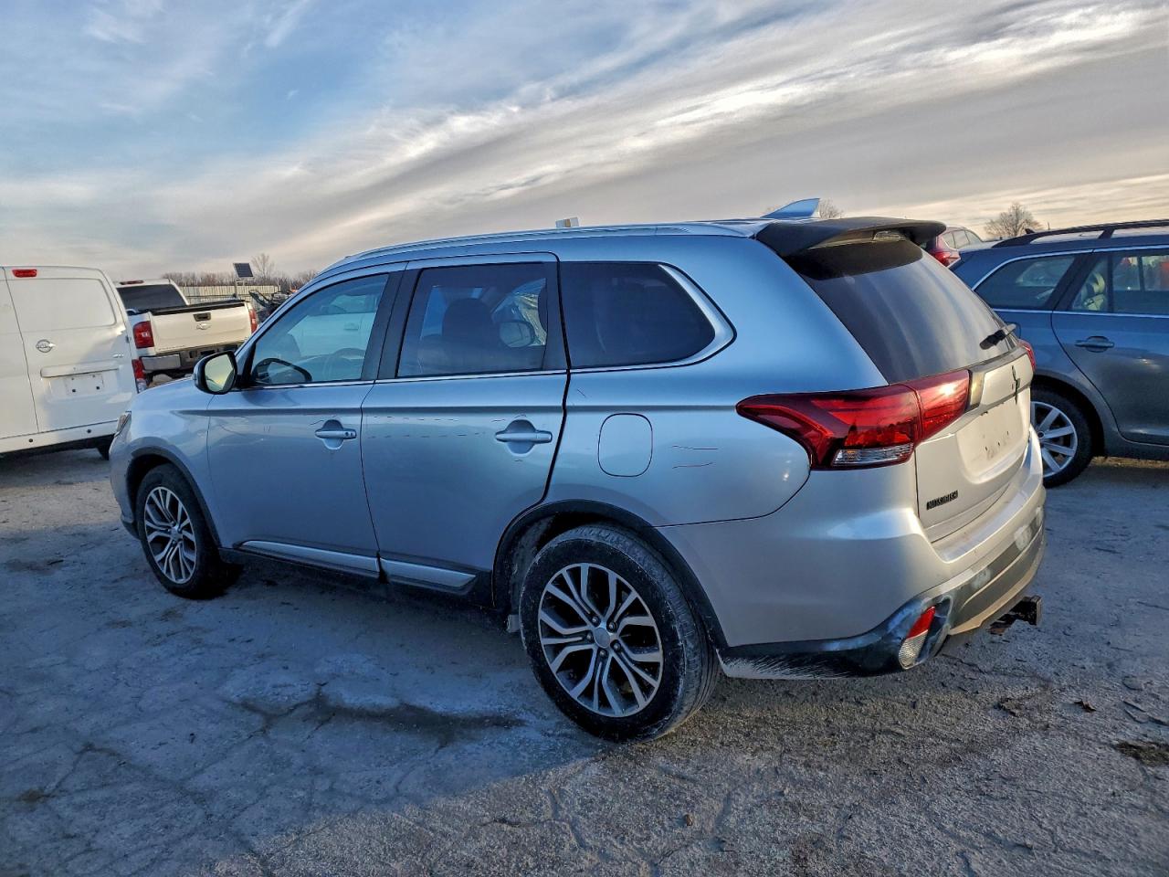 Mitsubishi Outlander Se Image 10