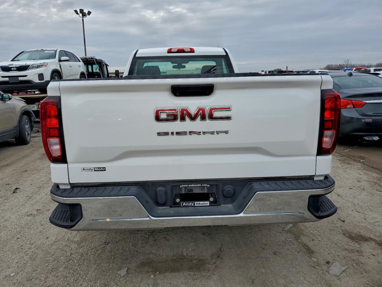 GMC Sierra C1500 Image 4