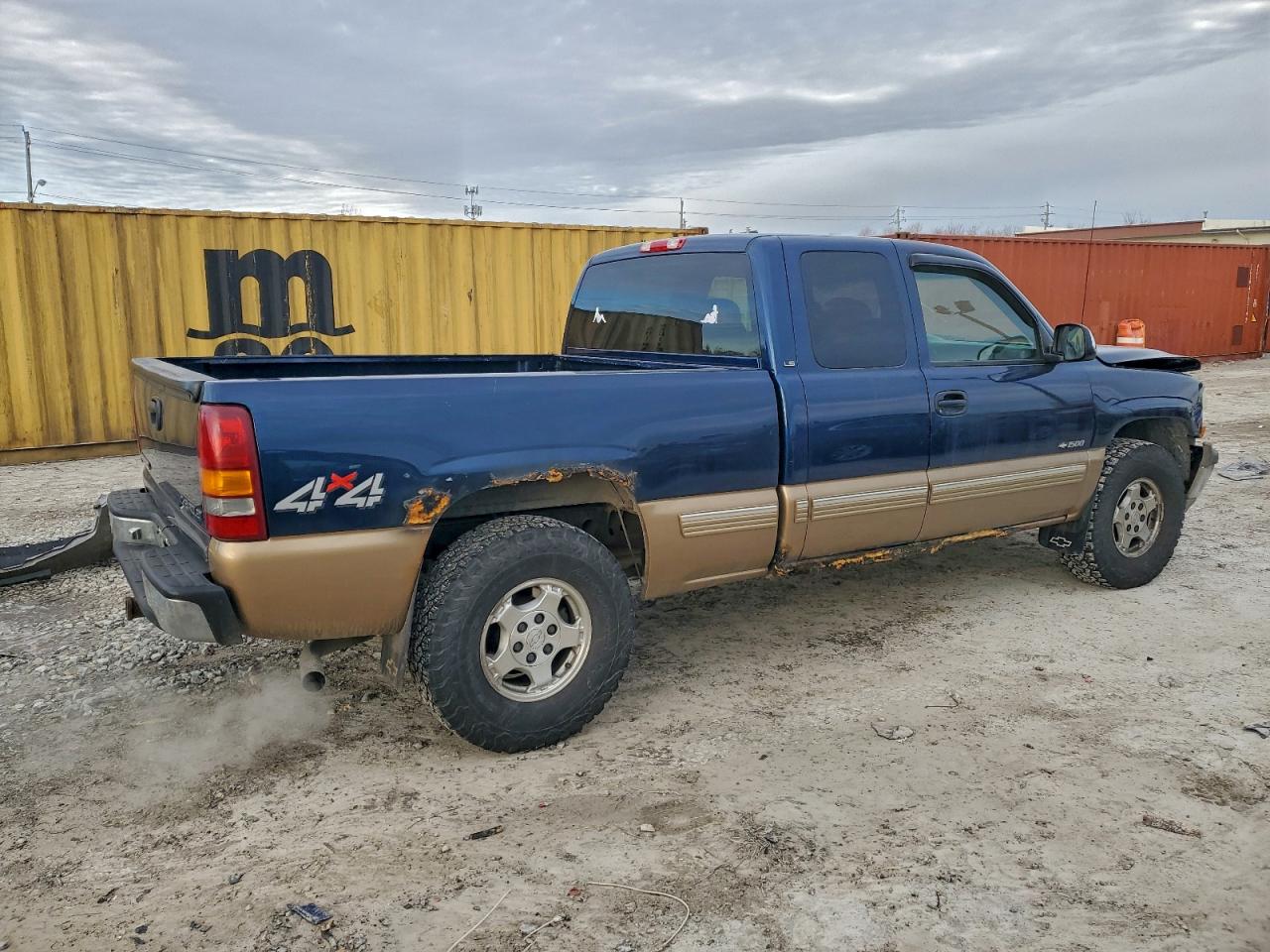 Chevrolet Silverado K1500 Image 3