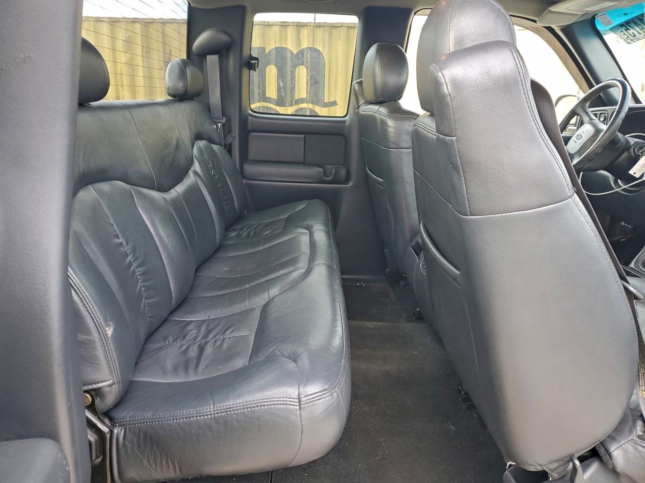 Chevrolet Silverado K1500 Image 7